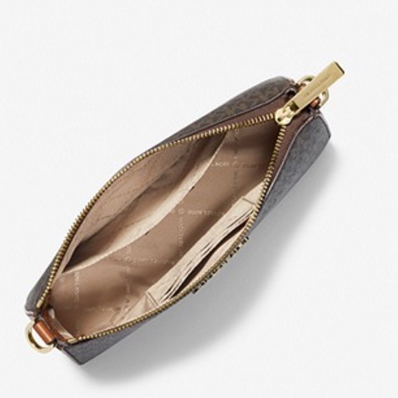 MICHAEL KORS
Jet Set Logo Crossbody Bag with Case for Apple Airpods Pro®
Brown - Picture 3 of 16